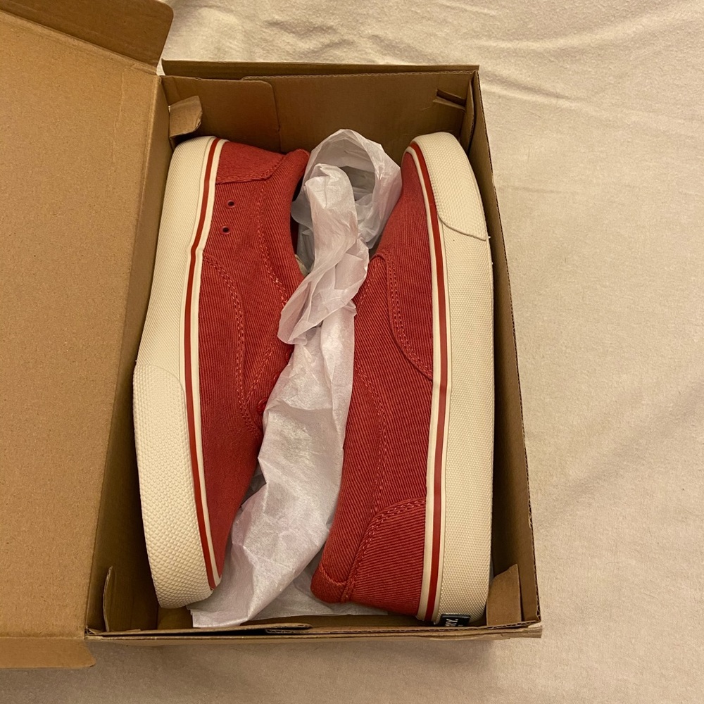 Sperry canvas boat shoes. - Picture 5 of 6